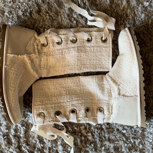 UGG Boots - Picture 11 of 12